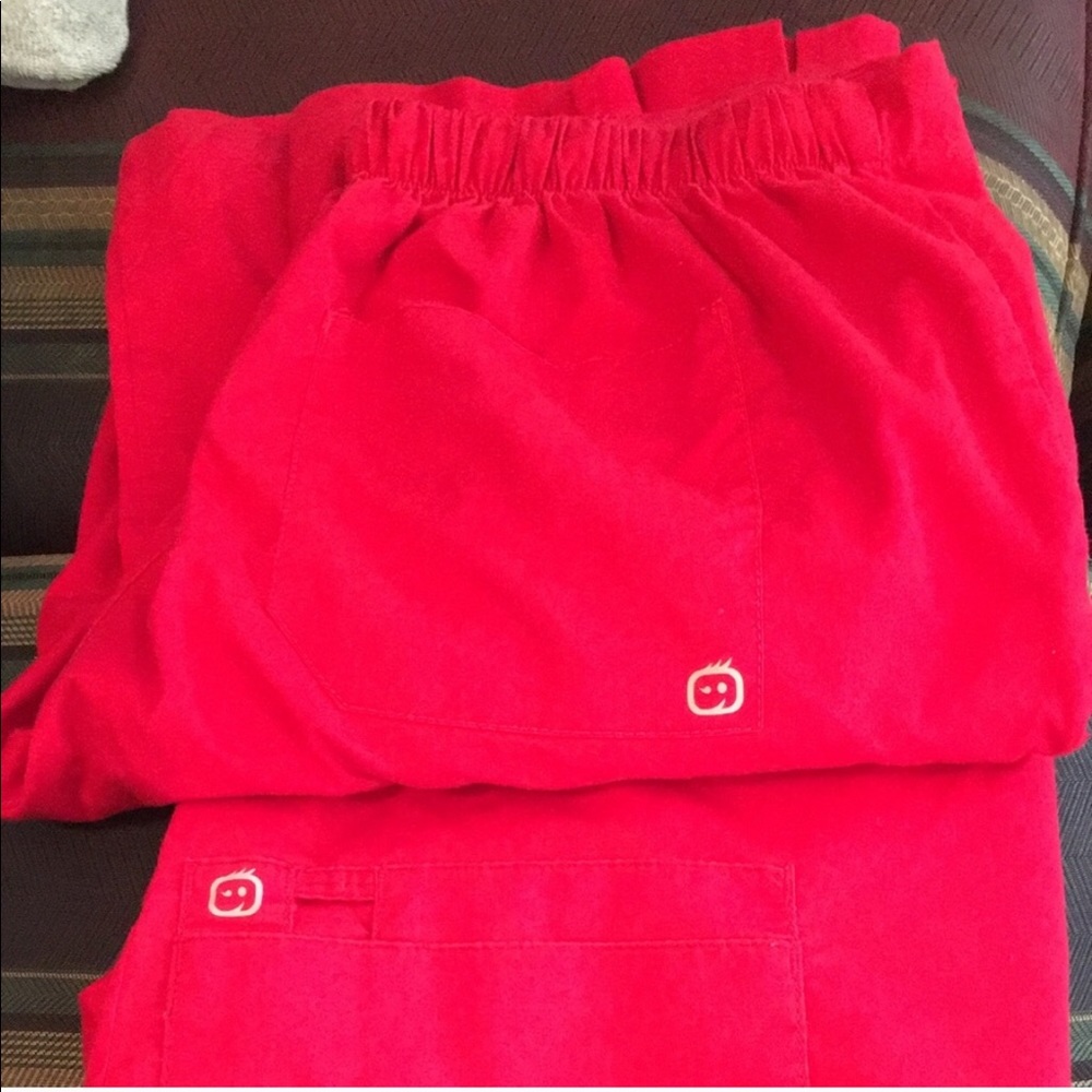 Red Wonderwink scrub set sz small